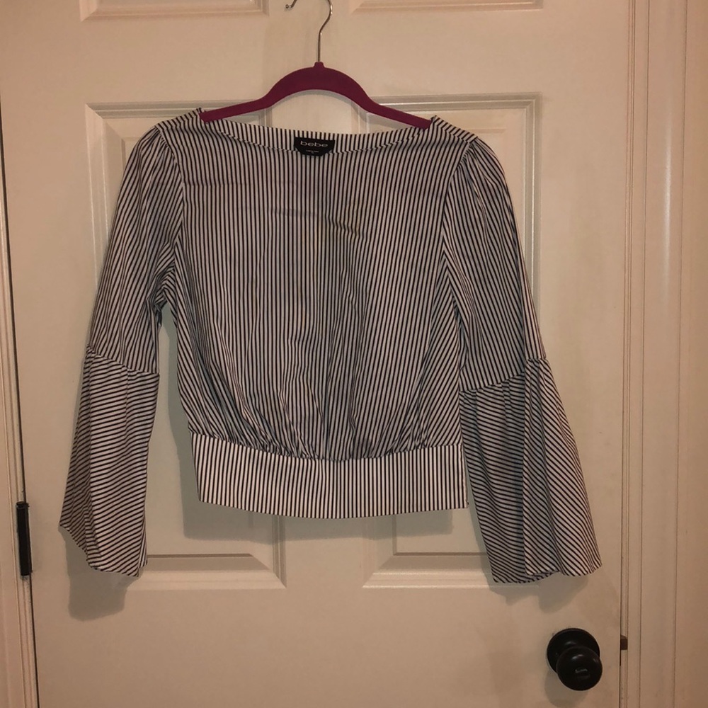 BeBe pint stripe crop top
